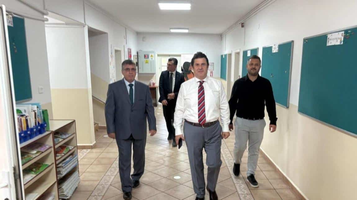 İl Milli Eğitim Müdürü Dr.Abdülaziz YENİYOL Okulumuzu Ziyaret Etti.